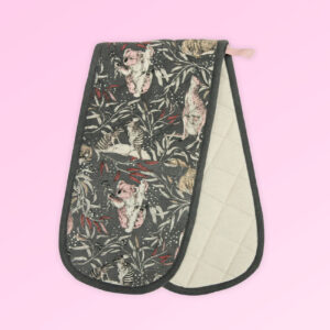 Double oven mitts, insulated. Made with organic cotton featuring Australian animals.