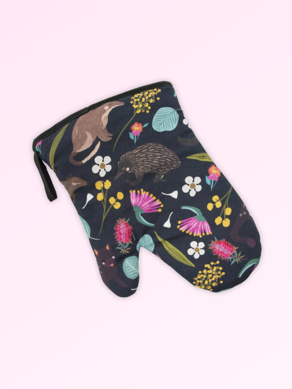 Single oven mitt with the fabric design of Australian nocturnal animals