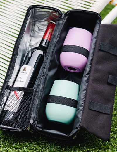 Bottle bag interior with compartments