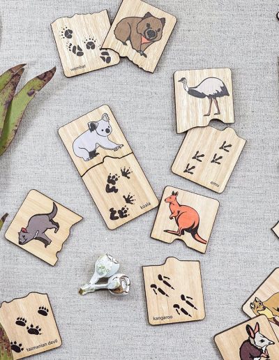Animal tracks wooden puzzle