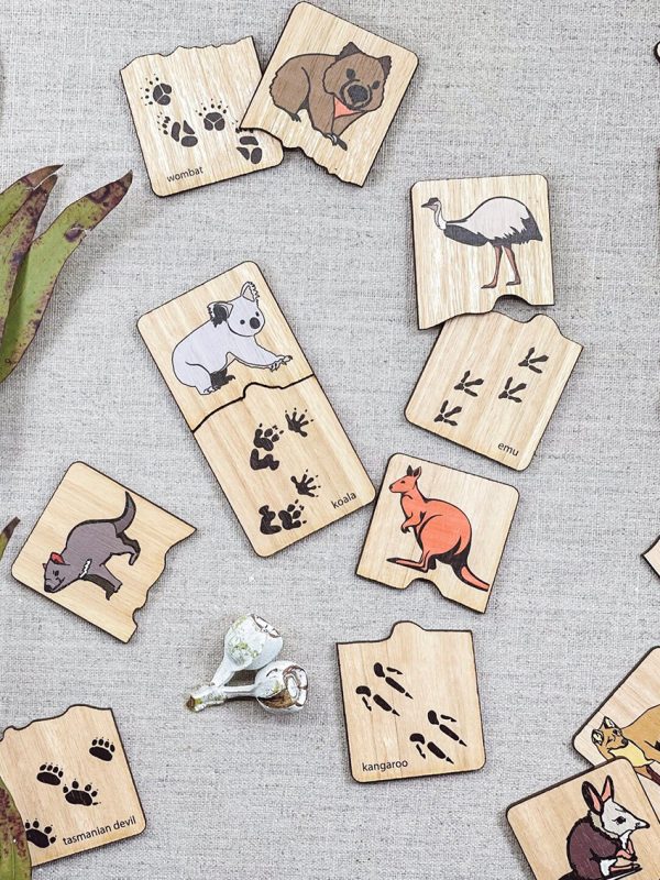 Animal tracks wooden puzzle